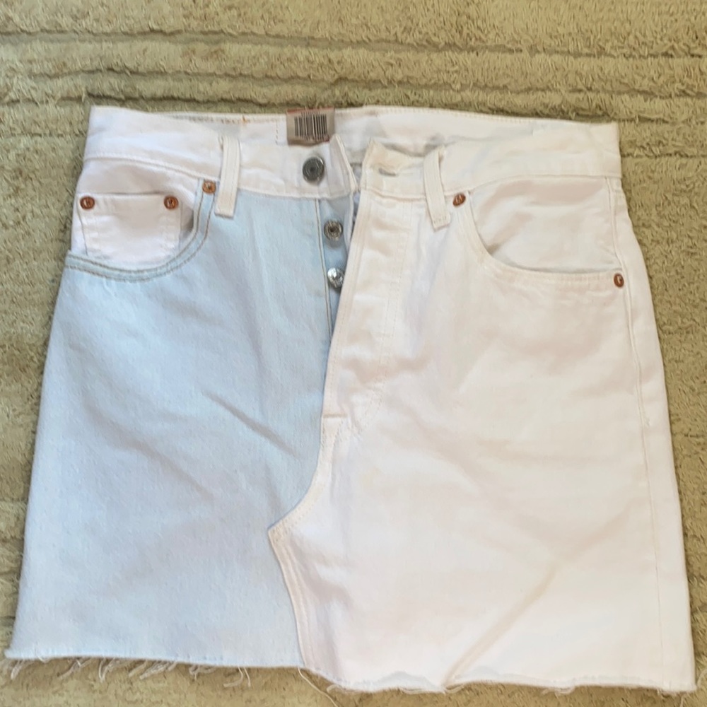 Levi’s skirt brand new with tag